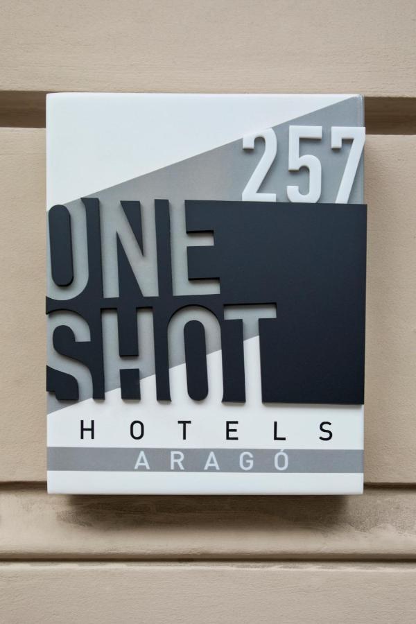 One Shot Arago Hotel บาร์เซโลนา ภายนอก รูปภาพ